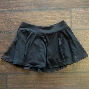 Women’s black nike tennis skirt